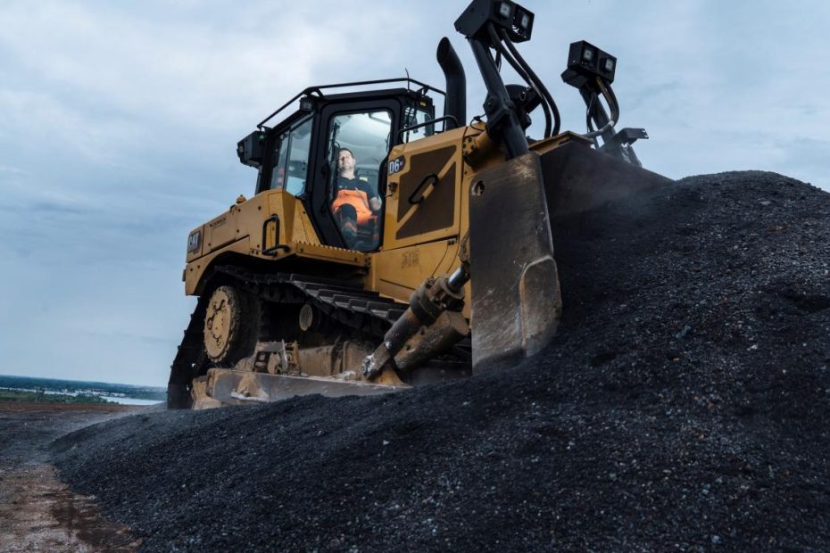 Baumaschine Deponiebetrieb Croebern