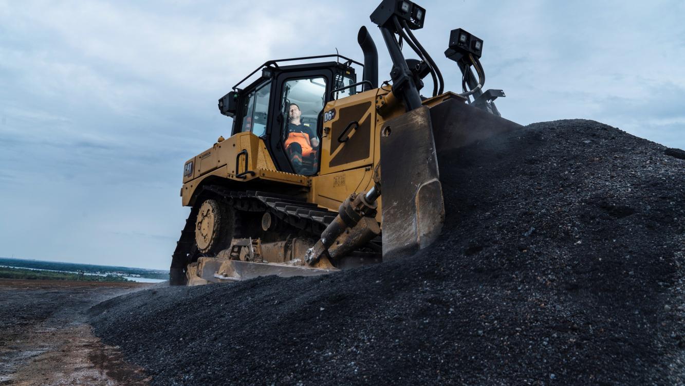 Baumaschine Deponiebetrieb Croebern